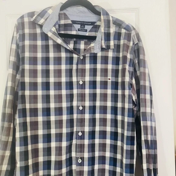 Men's Checkered Tommy Hilfiger Button Downs (Lot of 3) - Picture 6 of 7